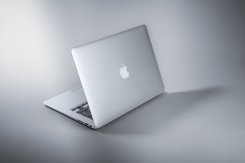 MacBook Air M2 13寸 16+512GB 午夜色