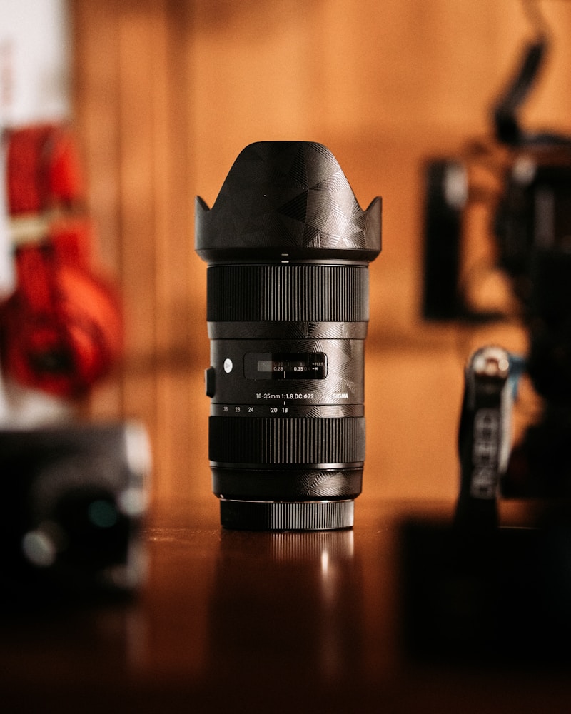 佳能 EF 50mm f/1.2L 红圈镜头